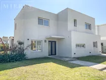 Casa En Venta En Puertos Barrio Vistas