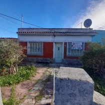 Casa 2 Dorm. En Ortíz De Zárate Esq. Plá Rodríguez Barrio Cerrito U$s54000