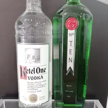 Vodka Y Ginebra En Botella De Un Litro
