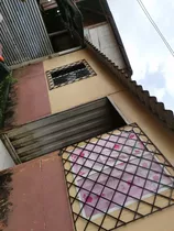 Casa De Campo En Urbanización De Santo Domingo De Los Tsáchilas 