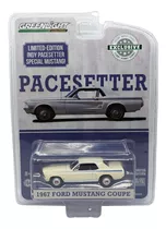 Carrito Greenlight 1:64 1967 Ford Mustang Coupe