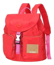 Mochila Mujer Urbana Las Oreiro Solapa Acolchada Antirrobo Color Rojo Diseño De La Tela Liso