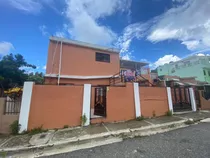 Vendo Casa De Dos Niveles Una Independiente De La Otra En Villa Carmen, Zona Oriental, Santo Domingo Este, República Dominicana 