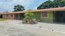 Jean Pavon Tiene Bella Casa En Alquiler En El Este De Barquisimeto Lara 3 1 3 7 1