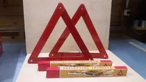 2 Triangulos Metalicos,grandes Miden : 41x 36 Cms  $ 10.000