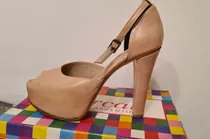 Stiletto Color Nude . 2 Usos. Excelente Estado 