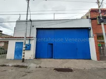 -- Galpón En Vanta Zona Centro Barquisimeto Con Un Metraje 460 Mts2 --