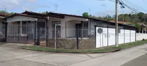 Casa En Venta O Alquiler Cercada De Esquina En Panamá, Brisas Del Golf 