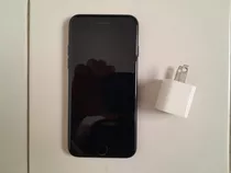 Teléfono Celular iPhone 7 Apple Con Cargador