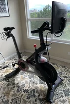 Pelotón De Bicicleta De Ejercicio Indoor Peloton