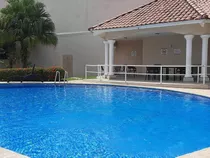 Venta De Casa En Royal Country, Condado Del Rey 20-3006