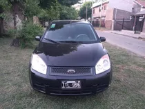 Ford Fiesta Max Sedan