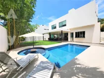 Casa En  Venta,  4 Recámaras, Estudio, Tv, Piscina, Residencial Villa Magna, Cancún.