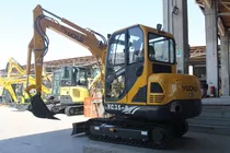 Miniexcavadora Con Aditamento Balde Zanjero 300 Mm