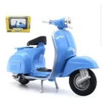 Moto Antigua De Colección Vespa 150 C C Escala 1:18 