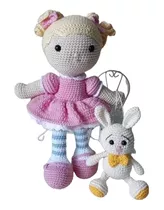 Boneca Cabelo Loiro E Coelhinha Em Amigurumi - Crochê