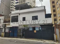 Casa De 3 Niveles En Venta Estratégicamente Ubicada En Sabana Grande