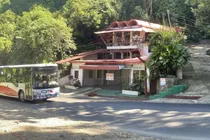 Casa Con Local Comercial Y 2 Cabinas En Manuel Antonio