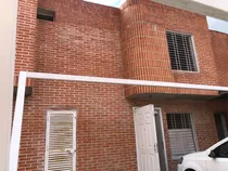 Venta De Townhouse En Obra Gris En Brisas Del Manantial  Rpv