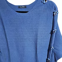 Sweater Lana Azul Pastel Con Detalles En Hombros Y Mangas.