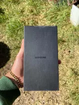 Caja Para Samsung S9 Con Algunos Accesorios