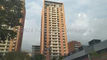 Yf Apartamento En Alquiler En Boleita Norte 24-17292 Le