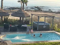 Alquilo Piriapolis Lindos Aptos De 1 Y 2 Dormitorios Sobre La Arena Rodeado De Palmeras Piscina Cerrada 38 Grados Sala De Juegos Un Lugar Unico En Piriapolis