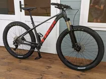 Trek Roscoe 6 Hardtail Mountain Bike 2022