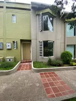 Casa En Conjunto Habitacional Privado Cerca De La Av. Galo Plaza Lasso 