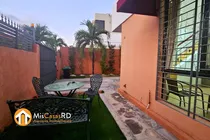 Amplia Casa De 2 Niveles En La Av. Rep. De Colombia