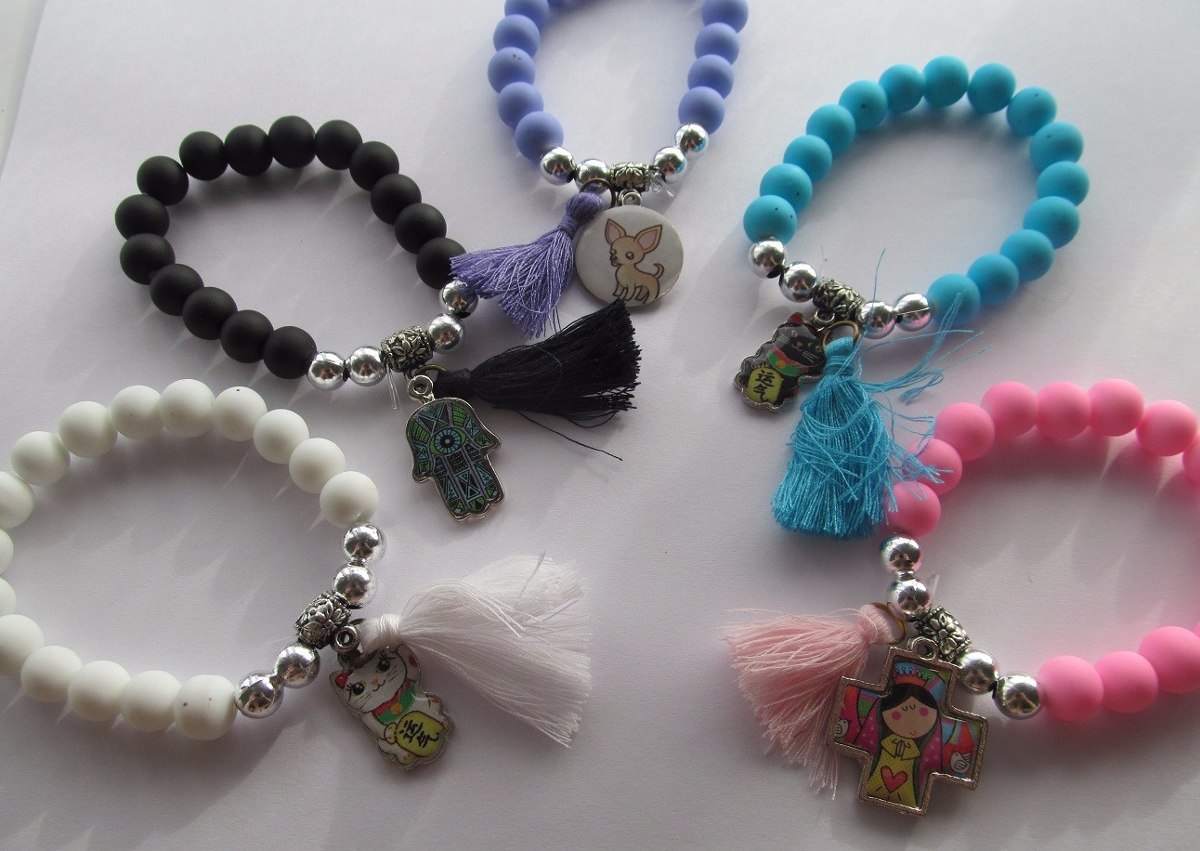 Pulseras Pulseras originales. Las pulseras de UO* son otro rollo. En esta sección vas a encontrar muchísimas pulseras con mensajes positivos, divertidos o bonitos que son perfectas para hacer un regalo original a las personas que más te importan.