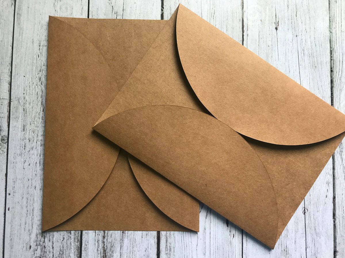 110 envelopes em papel