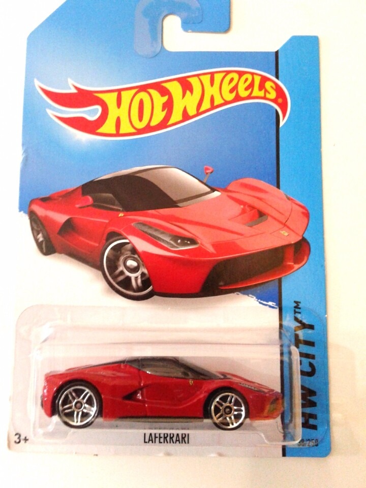 Ferrari Laferrari - 1/64 - Hot Wheels Vermelha - R$ 25,00 