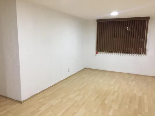2 Recamaras, 1 Baño, Sala-cocina Y 1 Estacionamiento