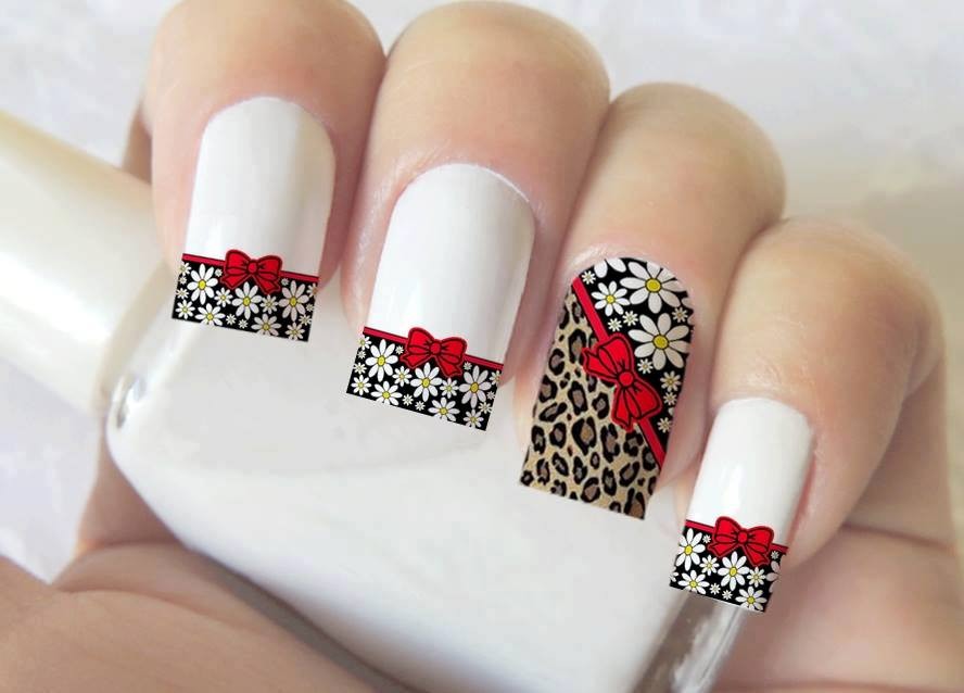 Resultado de imagem para unhas decoradas com películas passo a passo