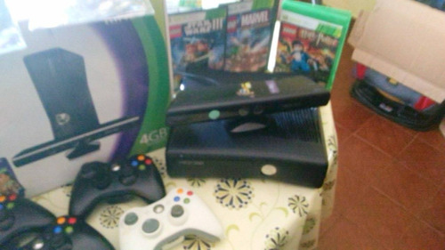Xbox 360 Consola De Juego + Kinect+ 4 Joystick+ Juegos