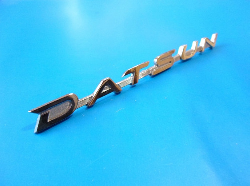 Emblema Datsun  Cajuela Clasico Metalico Foto 2