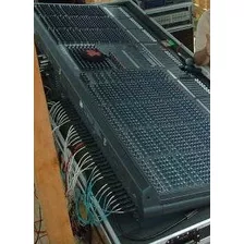 Consola Yamaha,40 Canales + 4 St / 8 Vca St / 16 Aux M3000