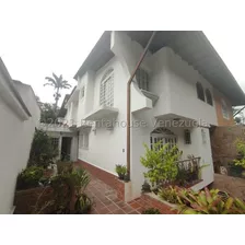 Casa En Venta En Colinas De Santa Monica Caracas Mvg 23-377