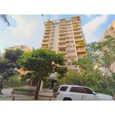 Apartamento En Alquiler El Rosal Vanessa Sayago #24-23075