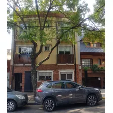 Conde Al 1200 Entre V. Arredondo Y V. Loreto, Colegiales. Piso 1 Al Frente 3 Ambientes 2 Dormitorios. Vestidor. Superfi: 71 M2. Lavadero. Impecable. Sum. Terraza Del Edificio Con Parrilla. Apto Profes