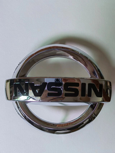 Emblema Delantero De Parrilla Nissan Versa 2015 Al 2018 Foto 4