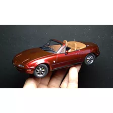 Miniatura Mazda Miata 1:24