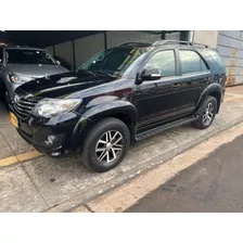 Toyota Hilux Sw4 Preto 2015