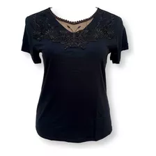 Blusa Bata Viscolycra Lisa Com Detalhe Em Renda No Ombro