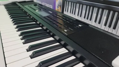 Primera imagen para búsqueda de teclado midi
