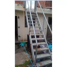 Escada De Ferro + Corrimão Duplo 3,70 Metros De Comprimento