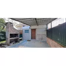 Alquiler Casa En Malvin Norte, 1 Dormitorio, Patio Al Frente Con Parrillero Y Lugar Cochera, Sin Gastos, Estufa Leña