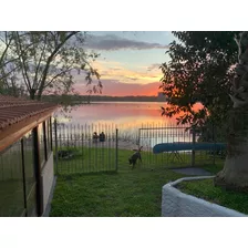 Gran Oportunidad, Sobre El Lago Calcagno. Con Una Visita Espectacular Y Hermosos Atardeceres. Construida Al Fondo, Con Muelle Al Lago Y Barbacoa Techada. Gran Terreno Al Frente.