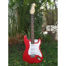 Squier Bullet Strat Ht - Diapasón Laurel - Rojo Fiesta